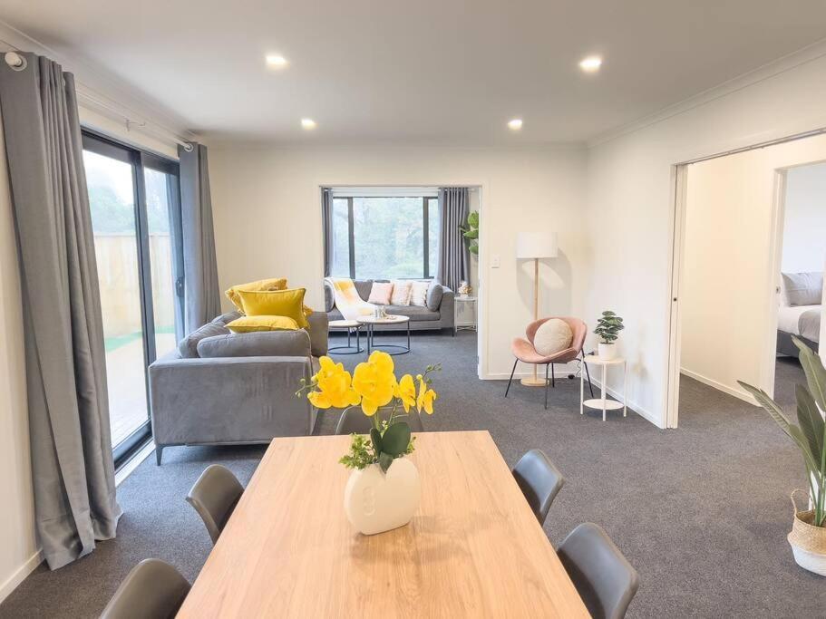 Rotorua Sunshine Brand New 4 Bedroom House Esterno foto