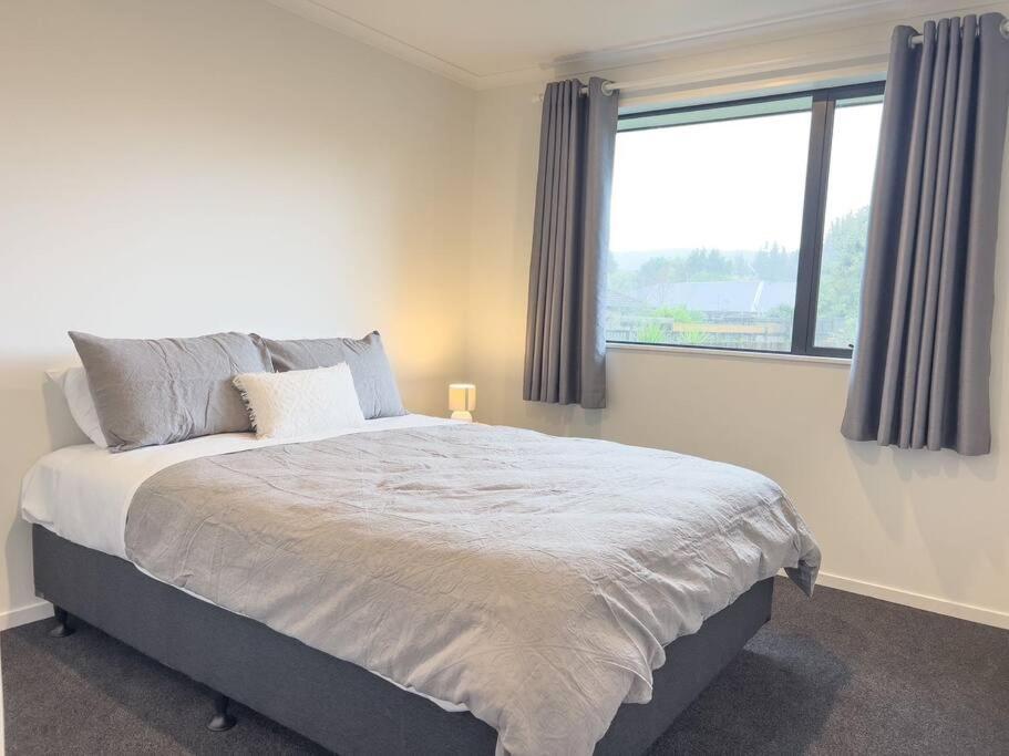 Rotorua Sunshine Brand New 4 Bedroom House Esterno foto