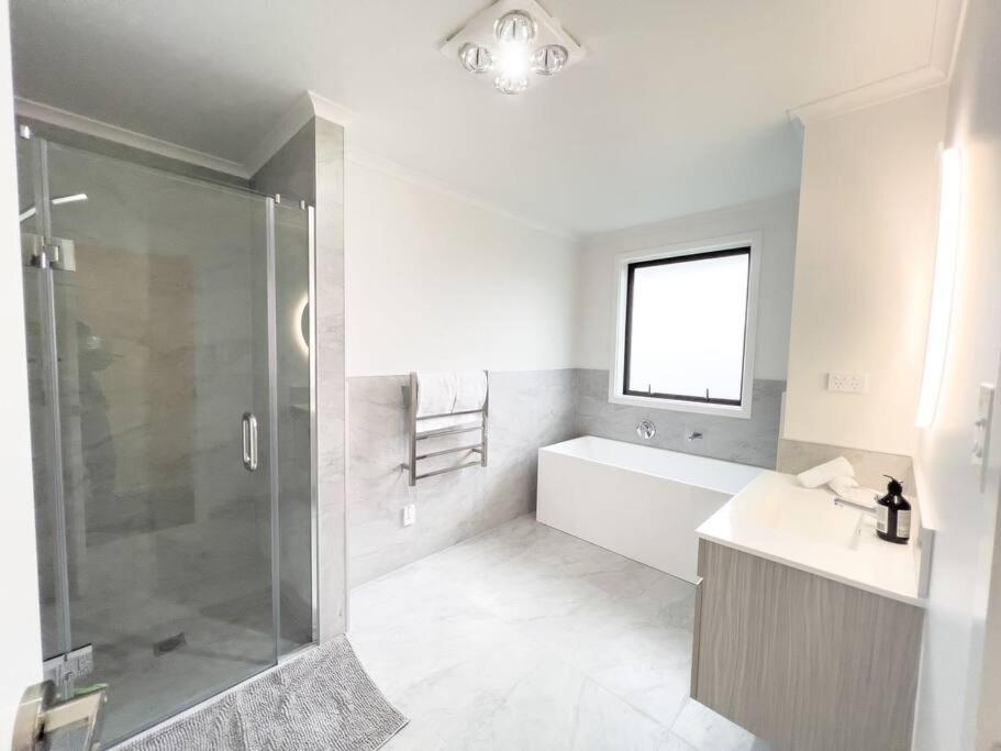 Rotorua Sunshine Brand New 4 Bedroom House Esterno foto