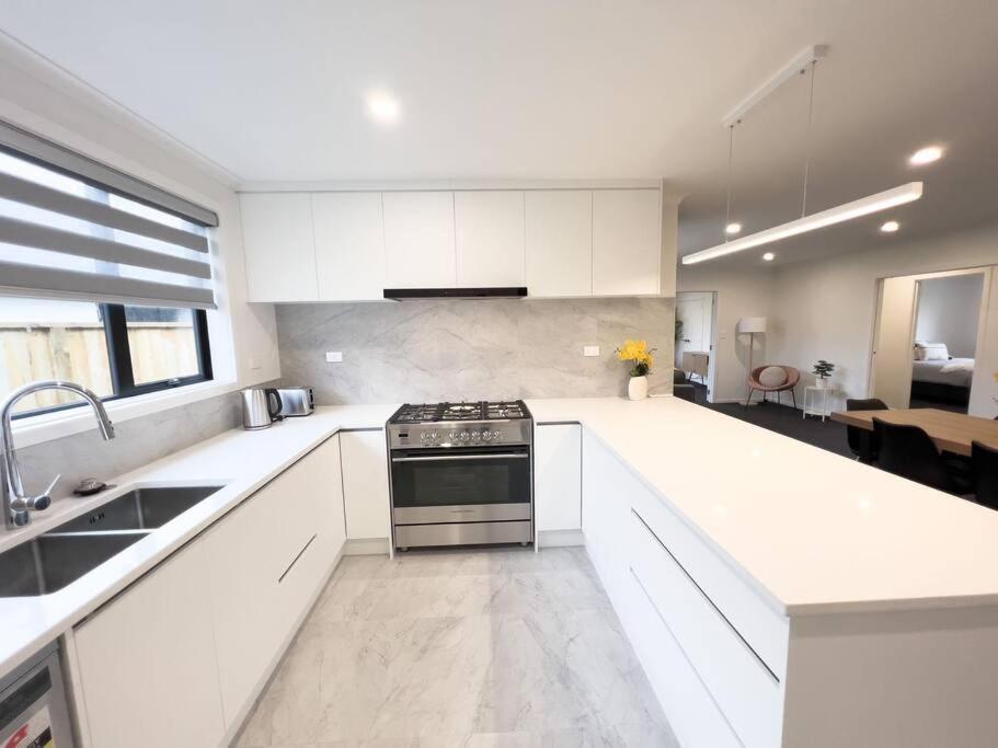 Rotorua Sunshine Brand New 4 Bedroom House Esterno foto